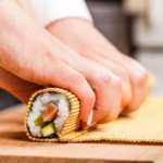 Искусство приготовления суши: от ингредиентов до готового блюда