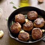 Що не можна додавати в котлети: досвідчені кухарі знайшли зайві інгредієнти у фарші