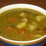 Правильний вибір гороху — половина успіху: як приготувати суп, що розварюється до ніжного пюре