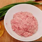 Навіщо господині СРСР додавали у фарш трохи манки: секрет неймовірно соковитих котлет, про який забули