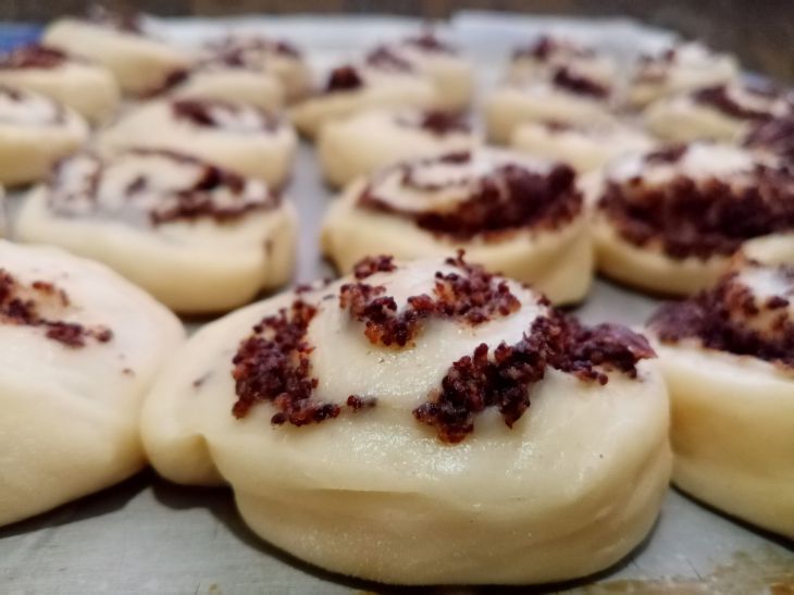 Коли додавати ізюм у кекс, щоб він не опускався на дно: маленька хитрість із борошном кекс