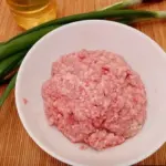 Що додати у фарш для люля-кебаб, щоб він не падав із шампура: кавказький секрет