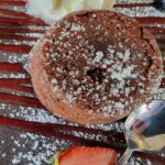 Як спекти кекс в кухлі за 2 хвилини: рецепт для тих, хто не має духовки