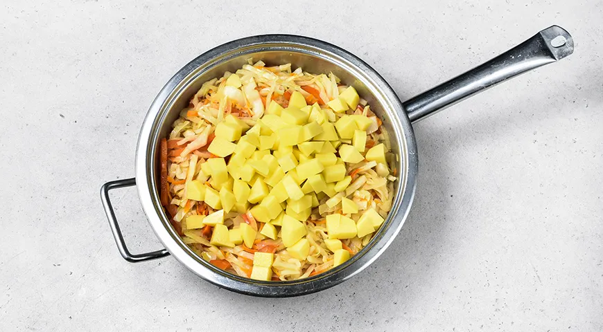 Тушкована капуста з картоплею: смачний та поживний рецепт на кожен день 7