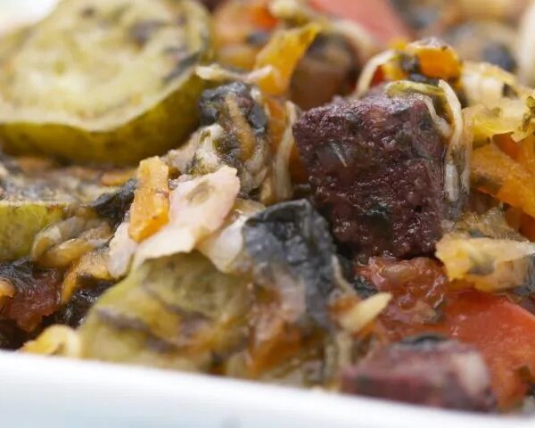 Солянка з морською капустою: ситна та ароматна страва з покроковим рецептом