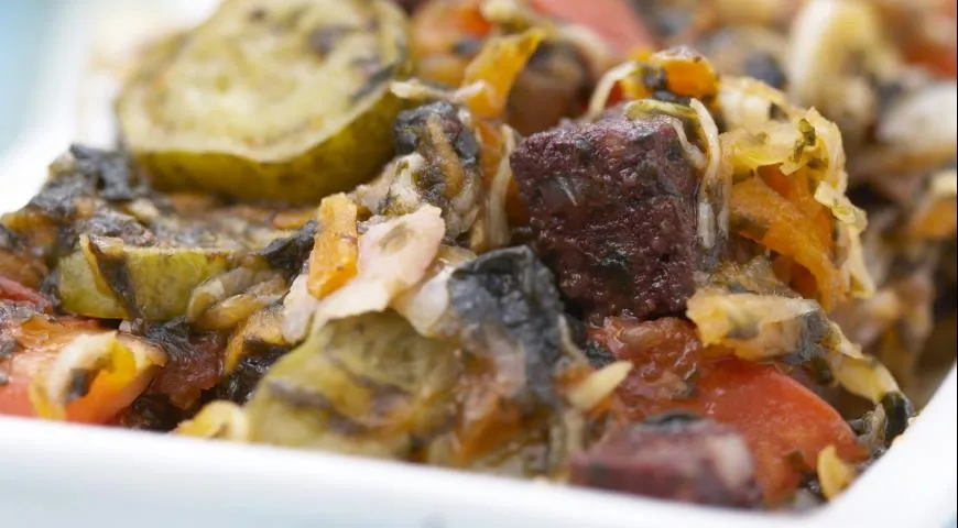 Солянка з морською капустою: ситна та ароматна страва з покроковим рецептом 1 Солянка з морською капустою: ситна та ароматна страва з покроковим рецептом 1