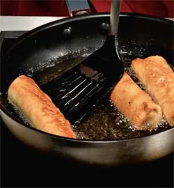 Ніжні спринг-роли зі свининою та овочами: легкий рецепт з фото 6