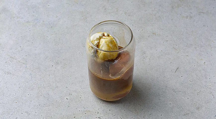 Кавові "Вершкові хмари": ніжний десертний коктейль з вершковим лікером (384 ккал) 3