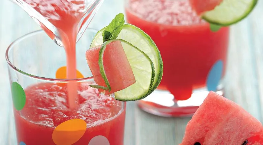 Дитячий освіжаючий коктейль з кавуна та лайма: рецепт із фото 1