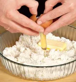 Апетитний пиріг з лососем та сиром: покроковий рецепт з фото 2