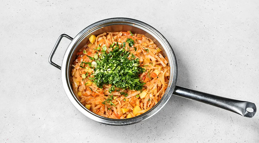 Тушкована капуста з картоплею: смачний та поживний рецепт на кожен день 10