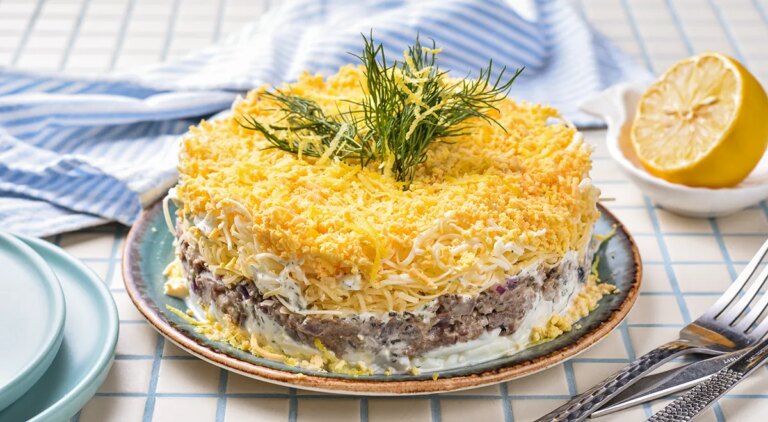 Ніжний салат "Мімоза" з івасі: покроковий рецепт з фото 62