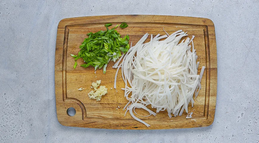 Пікантний салат з дайкона: покроковий рецепт із фото за 63 ккал 2