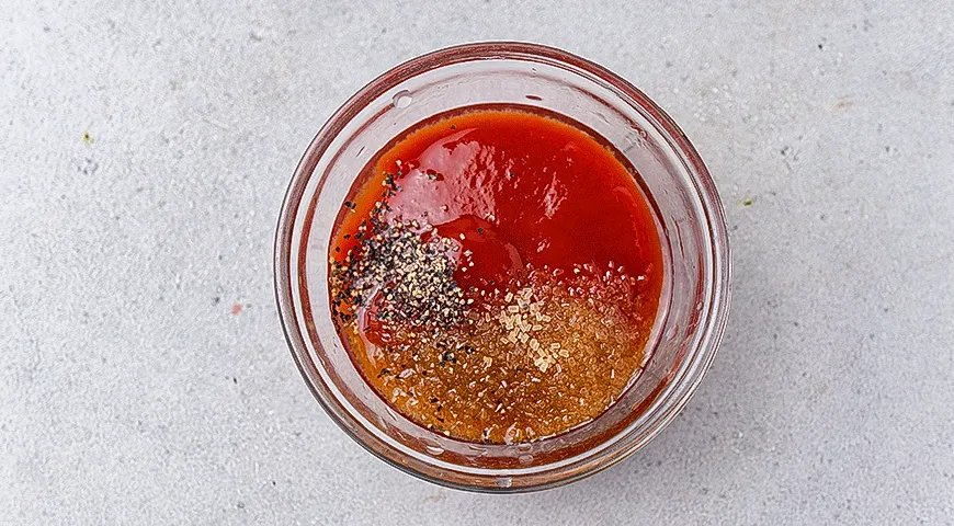 Соковитий м'ясний рулет у беконі: смачний рецепт з покроковими фото 5