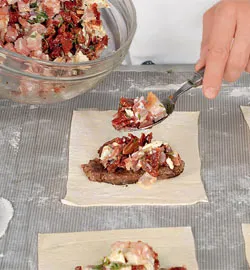 Ніжні слойки з яловичиною: простий рецепт з фото 6