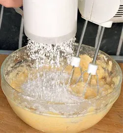 Ароматний лимонний торт: ніжний крем та ніжність у кожному шматочку (покроковий рецепт з фото) 3