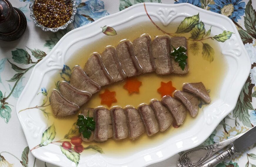 Заливне з язика: вишукана закуска з покроковим рецептом