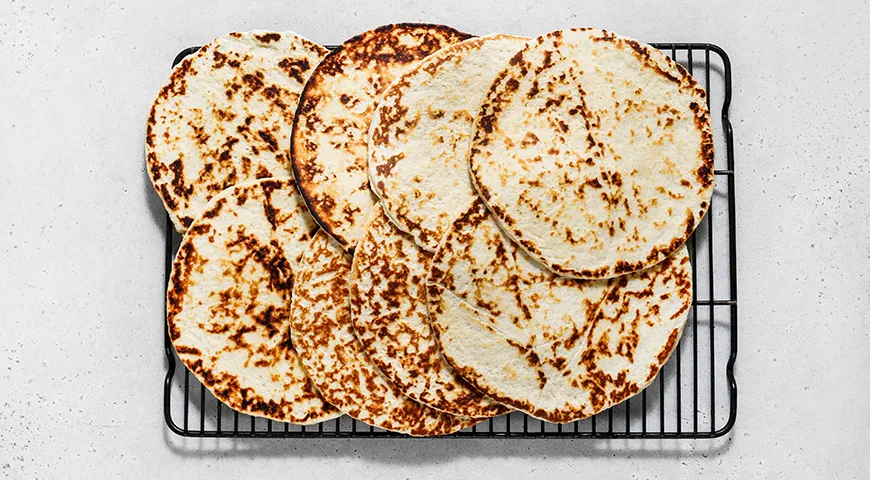 Ніжний сирний торт на сковороді: смаколик, що готується за мить 6 Ніжний сирний торт на сковороді: смаколик, що готується за мить 6