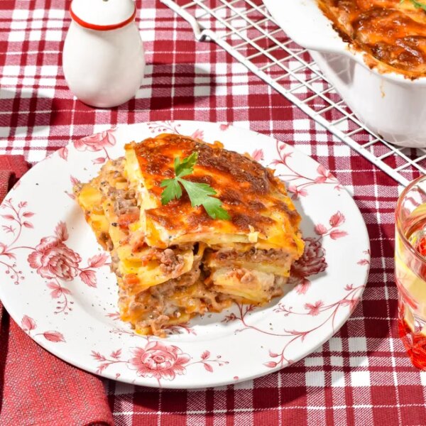 Головна 60 Картопляна лазанья з фаршем: ситний обід з фото-інструкцією