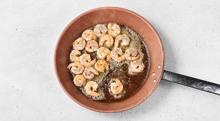 Салат «Цезар» з креветками від Івлєва: покроковий рецепт з фото 2