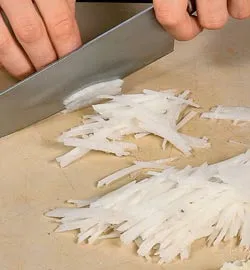 Апетитний салат з морської капусти: покроковий рецепт з фото 4