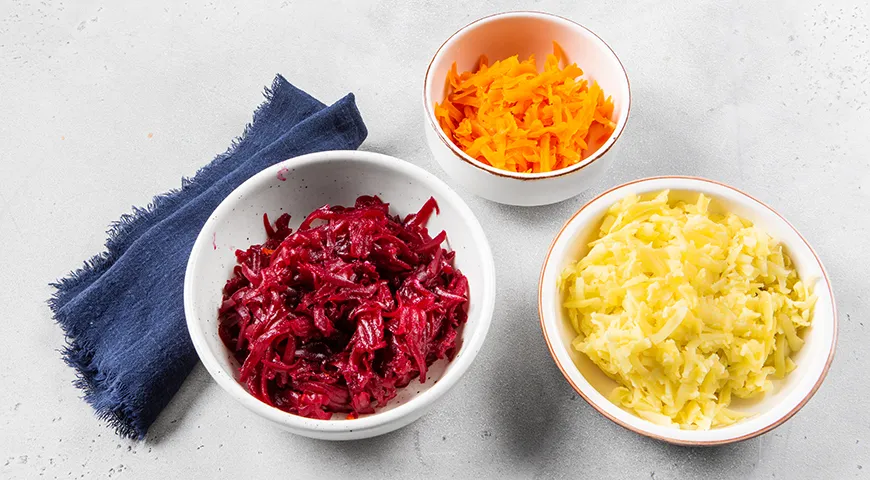 Оселедець під шубою із зеленим горошком: смак, що тане в роті, крок за кроком 4