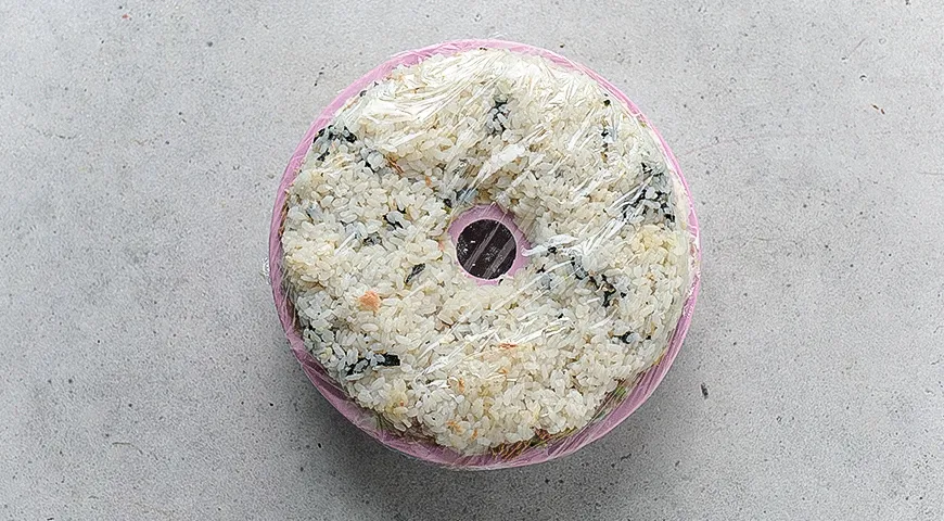 Суші-торт з тунцем: вишукана страва вдома, покроковий рецепт із фото 6