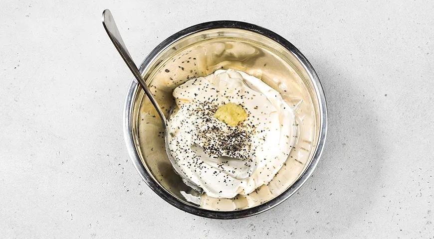 Освіжаючий салат-коктейль з шинкою, огірком та сиром: смак літа в кожній ложці 5