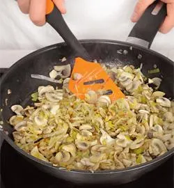 Млинці з печерицями: ніжний рецепт з фото 4