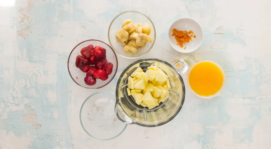 Апетитний бананово-апельсиново-полуничний смузі: легкий рецепт з фото 3