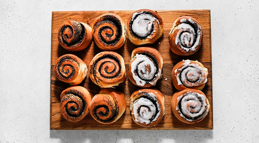 Пухкі булочки-равлики з маком та солодкою глазур'ю: покроковий рецепт з фото 9