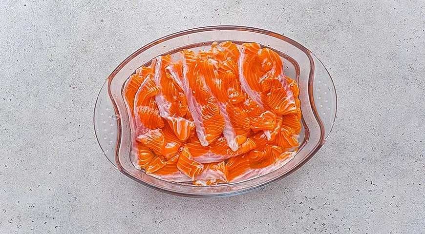 Швидкий малосольний лосось: легкий рецепт смаколика за 179 ккал 2