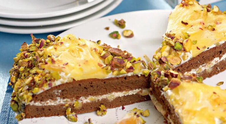 Шоколадний торт з ананасами: ніжний десерт із фото-інструкцією 18