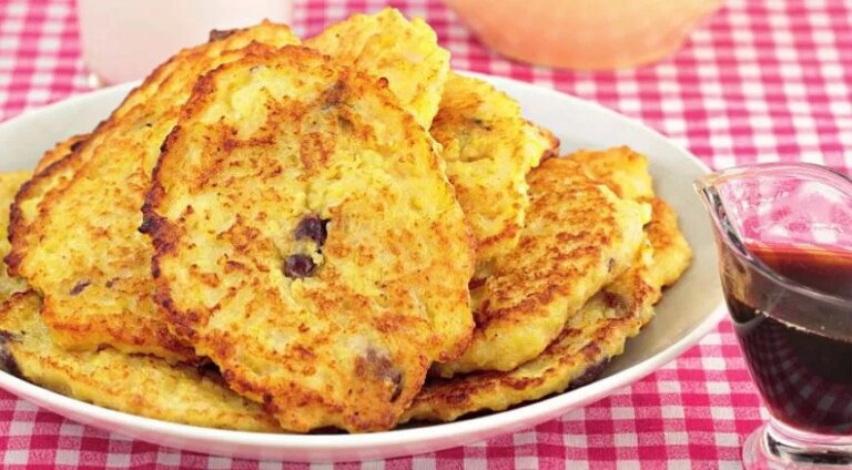 Пишні пшоняні оладки з яблуками: покроковий рецепт із фото 1 Пишні пшоняні оладки з яблуками: покроковий рецепт із фото 1