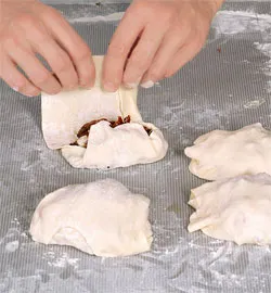 Ніжні слойки з яловичиною: простий рецепт з фото 7