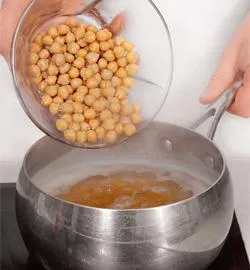 Ароматний овочевий суп із квасолі: покроковий рецепт із фото 6