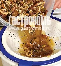 Ароматні дріжджові пиріжки з грибами: Покроковий рецепт з фото 2