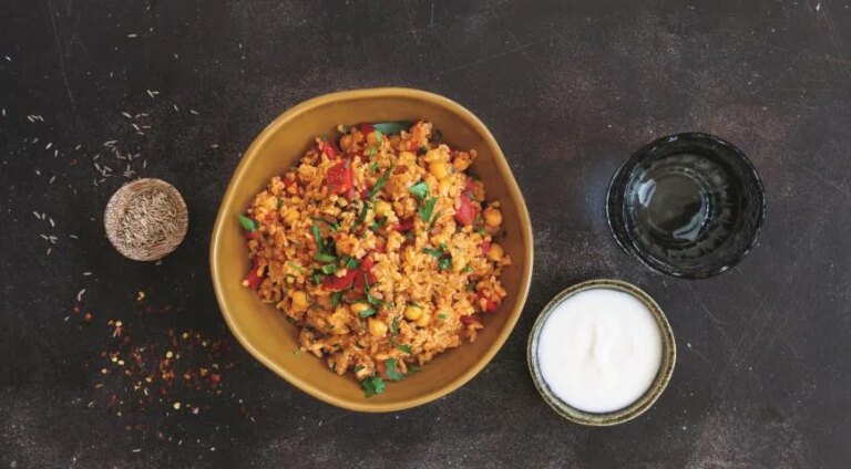 Ароматний турецький плов з булгуру, стиглих томатів та нуту: ситна та корисна страва 1 Ароматний турецький плов з булгуру, стиглих томатів та нуту: ситна та корисна страва 1