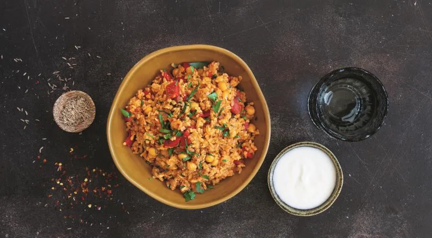 Головна 64 Ароматний турецький плов з булгуру, стиглих томатів та нуту: ситна та корисна…