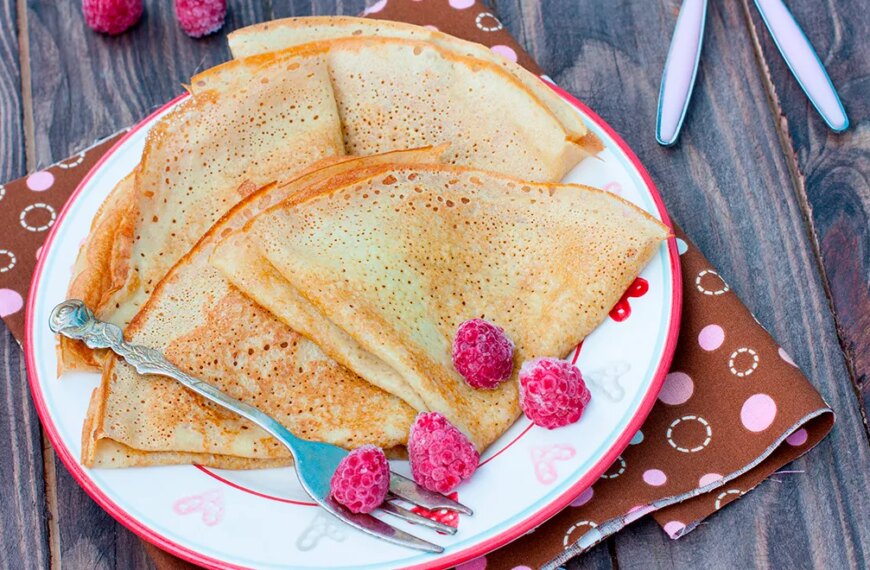 Головна 40 Тренди на сніданок: шеф-повар розкрив секрет ідеальних тонких млинців