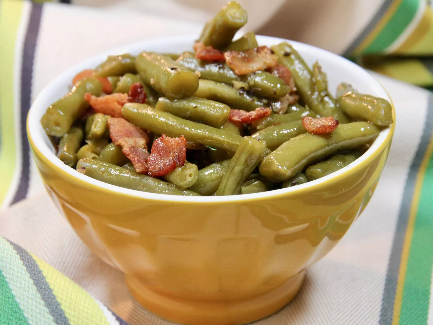 Лайфхак: Секретний інгредієнт мами, який миттєво покращить смак консервованої зеленої квасолі 3