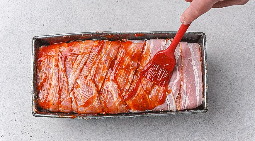 Соковитий м'ясний рулет у беконі: смачний рецепт з покроковими фото 6