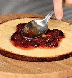 Соковитий ананасовий бісквітний торт: покроковий рецепт зі смаком сонця 4