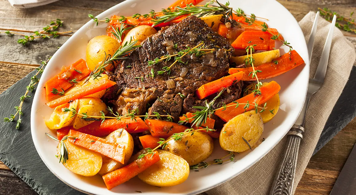 Ароматна яловичина з картоплею: простий рецепт у мультиварці 1