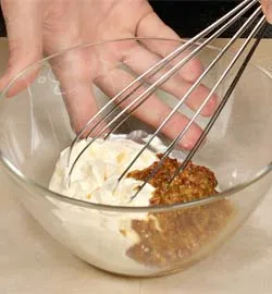 Пиріжки з куркою та гірчичним соусом: апетитна випічка з ніжним начинням 7