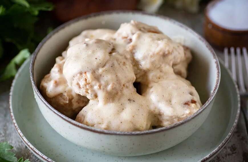 Головна 55 Ніжні тефтельки в сметанному соусі: покроковий рецепт для вашої мультиварки