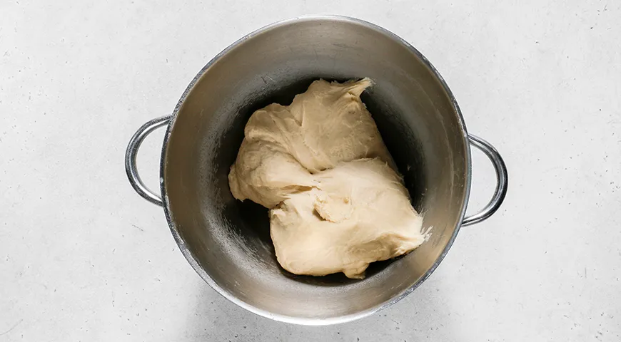 Пухкі булочки-равлики з маком та солодкою глазур'ю: покроковий рецепт з фото 3