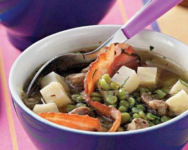 Ароматний гороховий суп із селерою та кмином: покроковий рецепт з фото