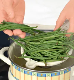 Традиційний український сирник з родзинками: простий рецепт 2