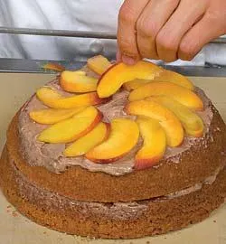 Торт "Футбольний м'яч": Смаколики для справжніх чемпіонів! 8 Торт "Футбольний м'яч": Смаколики для справжніх чемпіонів! 8